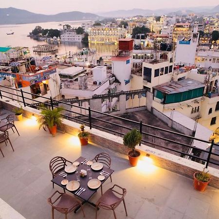 Hotel Lake Paradise Udaipur Exterior foto